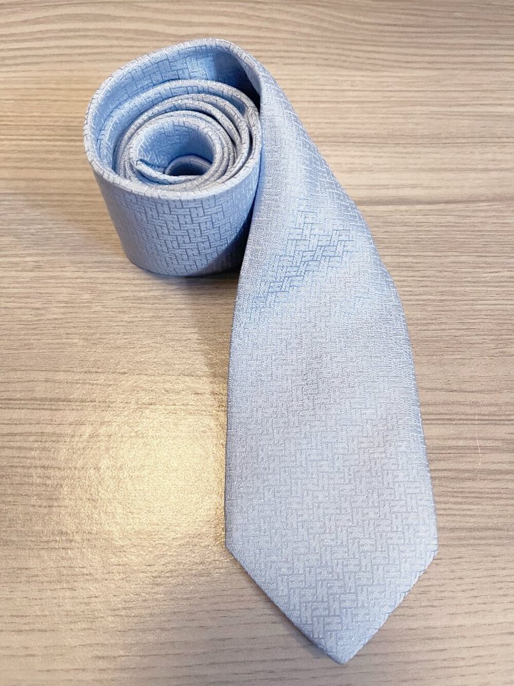Hermès Paris 100% Silk Light Blue Woven Basketweave Luxury Designer Tie France